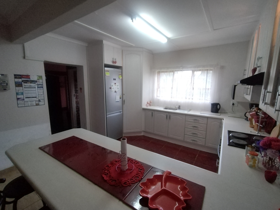 6 Bedroom Property for Sale in Kruisfontein Eastern Cape